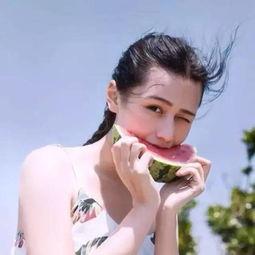 娱乐圈吃瓜背景图女生版,揭秘女神们的幕后故事